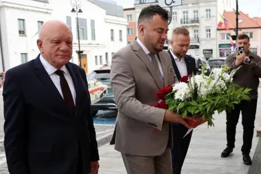 Łomża oddała hołd wyborom, które zmieniły Polskę